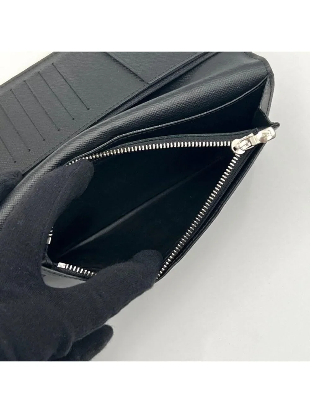 Louis Vuitton Epi Portefeuille Brazza Wallet Black Business